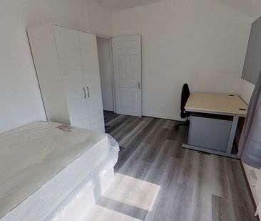 5 bedroom semi-detached house to rent - Photo 4