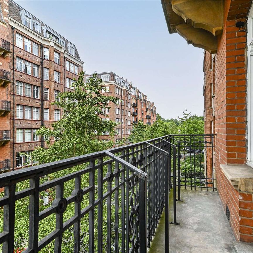 An excellent third floor apartment with lift and porter. - Photo 1