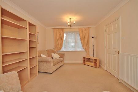 3 bedroom semi-detached house to rent - Photo 4