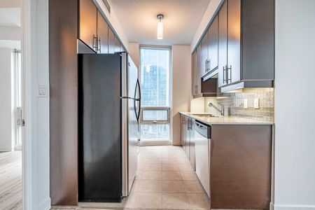 For Lease - 18 Harbour Street Unit# 1605, Toronto, Ontario - Photo 3