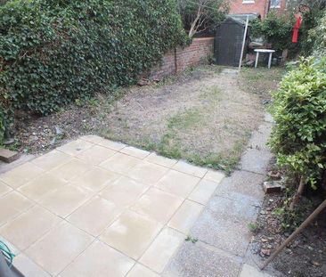 St Edwards Road, Reading, RG6 - Photo 3