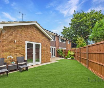 4 bedroom semi-detached house to rent - Photo 4