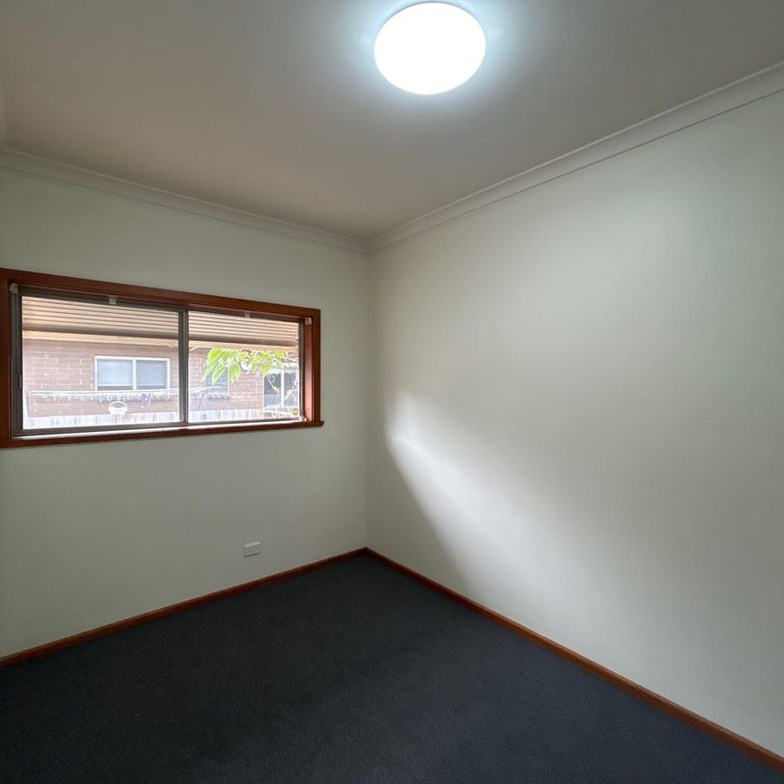 Surprise package in South Albury! - Photo 1