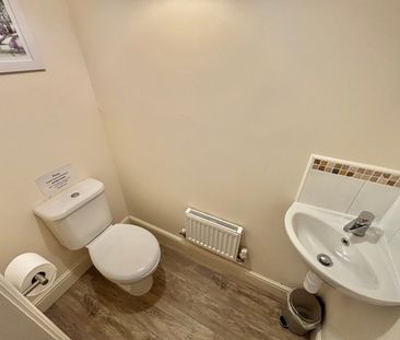 Hele, Taunton - Photo 2