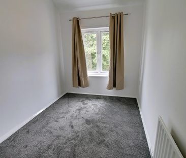 3 bedroom end of terrace house to rent - Photo 4