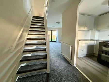 Fortescue Drive, Shenley Church End, MK5 - Photo 5