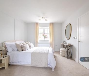 3 bedroom semi-detached house to rent - Photo 3