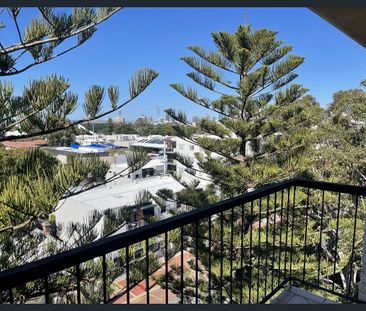 SUPERB LOCATION! - Photo 6