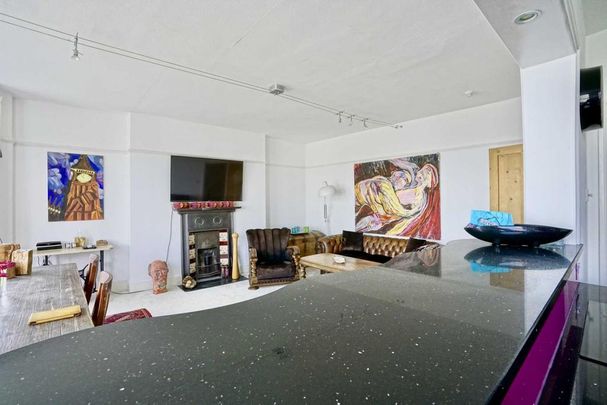 3 bedroom flat to rent - Photo 1