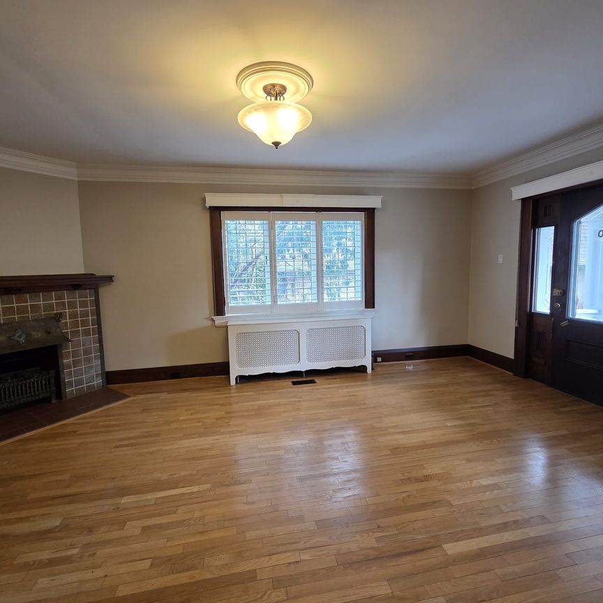 For Lease - 20 Teddington Park Avenue Unit# 1, Toronto, Ontario - Photo 1