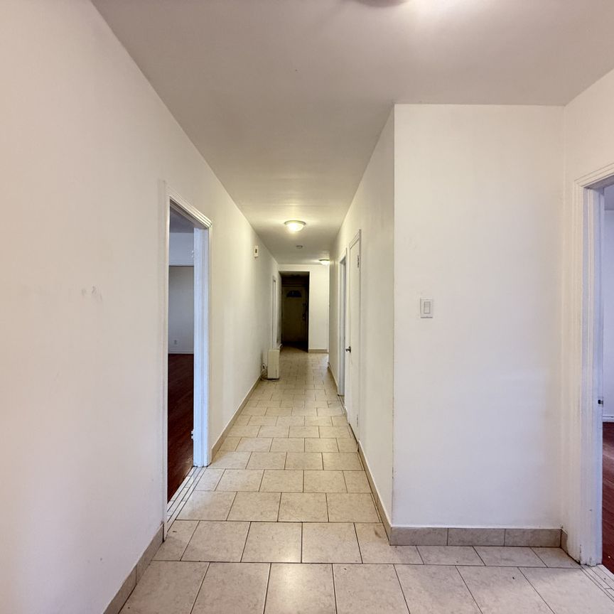 6049 39e Avenue, #A - Photo 1