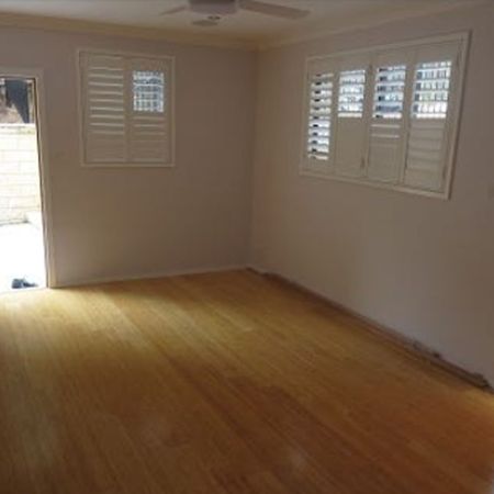 Modern 2-Bedroom Granny Flat – Comfort & Convenience in West Pennant Hills - Photo 4