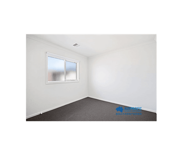 Spacious Double-Storey Family Home with 4 Bedrooms & 3 Bathrooms - Photo 2