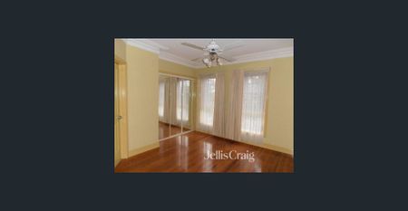 Be The First in Line - Photo 3