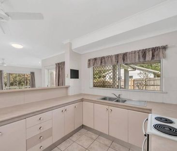 Low Maintenance and Airconditioned - Opposite Park - Top Location - Photo 6