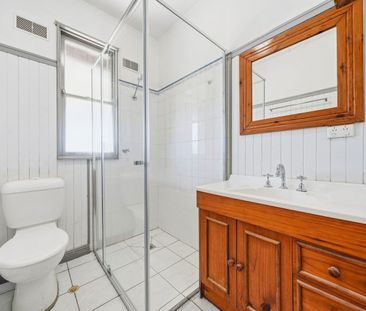 Charming 3-Bedroom Home with Parking in the Heart of Lalor Park! - Photo 5