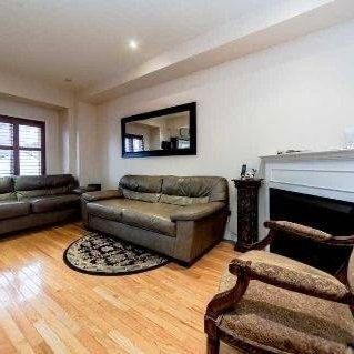 4 bed, 3 bath semi detached home available in heart of Mississauga! - Photo 1