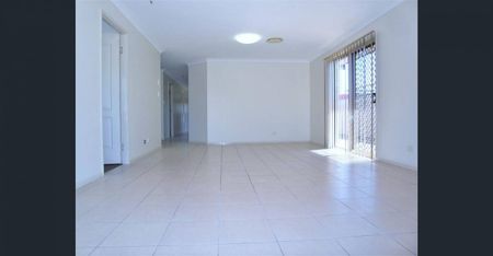 Modern Comfort and Convenience Opposite Wilsonton Heights Plaza - Photo 3