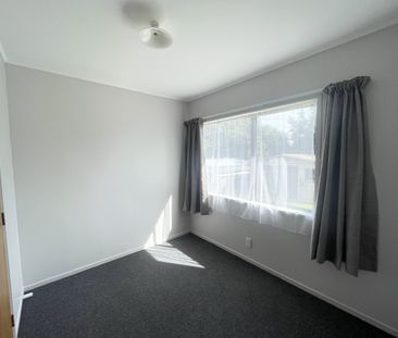 Fully Fenced Family Home - Photo 1