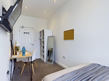 6 bedroom house to rent - Photo 3