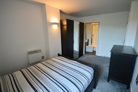 2 bedroom flat to rent - Photo 5