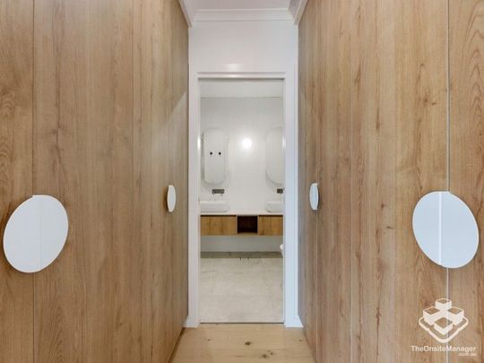 Type 1A - luxury townhouse 3bed 2.5bath 1MPR 2car - Rent to increase in Mar 2026 - Photo 1