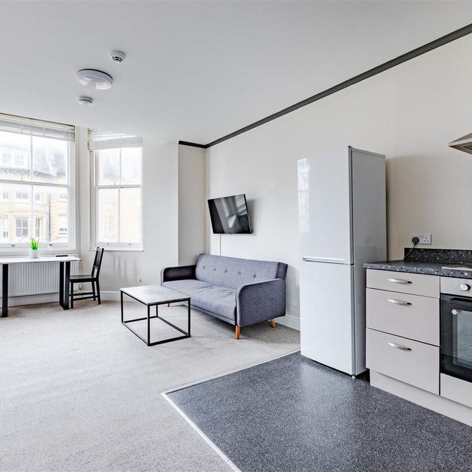 3 bedroom flat to rent - Photo 1