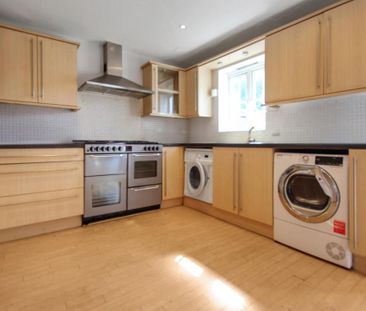 4 bedroom terraced house to rent - Photo 5