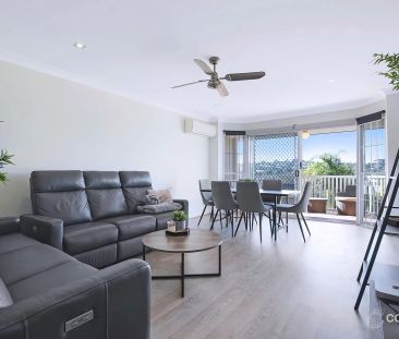 Light-Filled Apartment in Prime Windsor Location - Photo 3