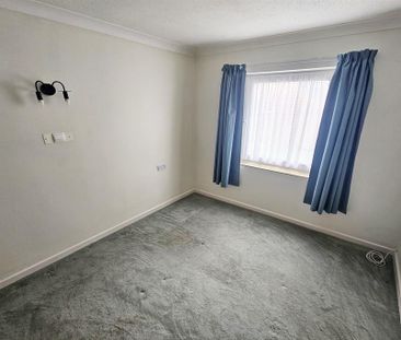 1 bedroom retirement property to rent - Photo 4