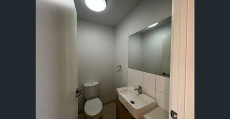 Newly Renovated 2 Bedroom Apartment in CBD! - Photo 5