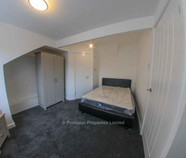 4 bedroom end of terrace house to rent - Photo 4
