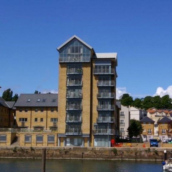 Estuary House, Port Marine, Portishead, North Somerset - Photo 1