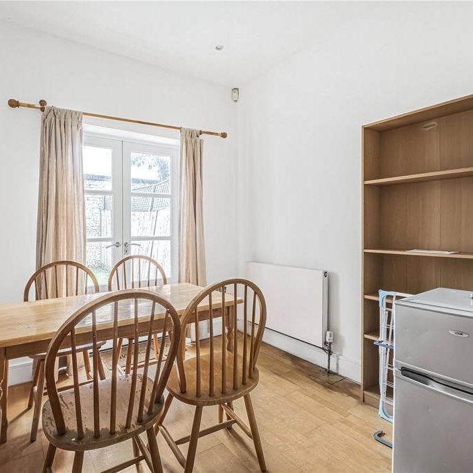 4 bedroom terraced house to rent - Photo 1