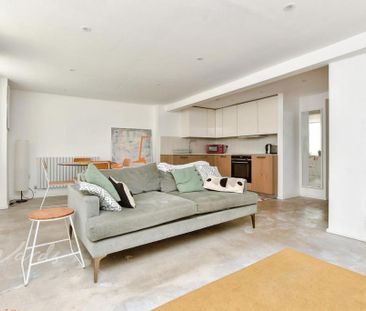 2 bedroom flat to rent - Photo 2