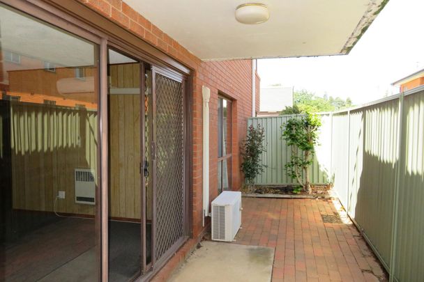 SHORT STROLL TO CBD! - Photo 1