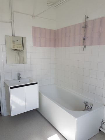 Location Appartement 2 pièces 50m² NANCY 54000 - Photo 4