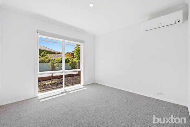 3 BEDROOM HOME IN EXCELLENT LOCATION - Photo 1