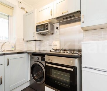 perfect for 2 sharers and located within close proximity to Angel S... - Photo 6