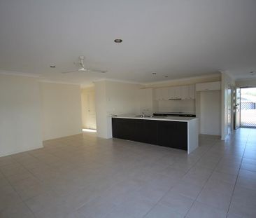 Spacious Comfortable Living – Huge Yard - Photo 1