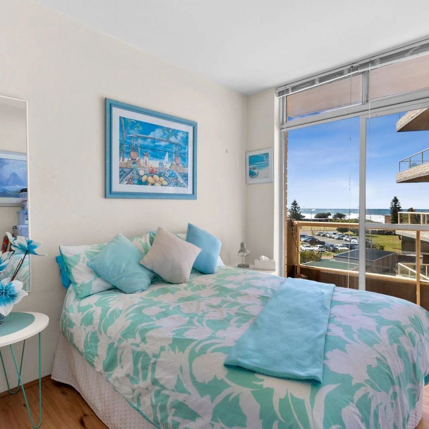 Beachside Bliss – 2 Bedroom Apartment in Dee Why - Photo 1