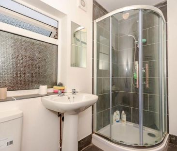 1 bedroom in a house share to rent - Photo 6