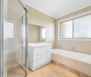 Spacious 3-Bedroom Townhouse with River Views – Prime Queanbeyan Lo... - Photo 6