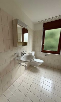 Helle 4.5-Zimmer-Wohnung mit Balkon - Foto 1