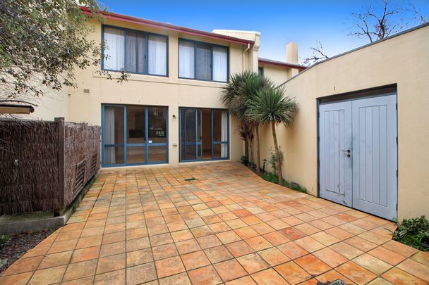 62 Eastern Beach Road, Geelong - Photo 1