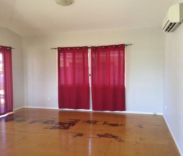 4 BEDROOM LOW MAINTENANCE HOME - Photo 1