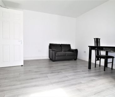 1 bedroom Property to rent - Photo 4