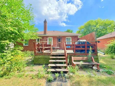 For Lease - 114 Upper Canada Drive, Toronto, Ontario - Photo 4