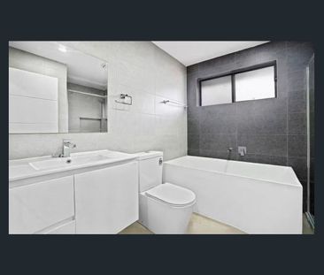 Modern 4-Bedroom Townhouse – Turn-Key Living in Sydney's North West - Photo 6