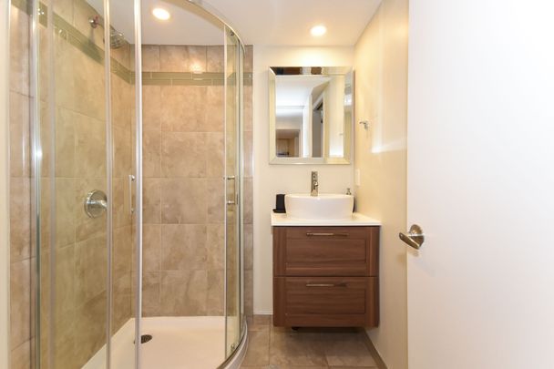 For Lease - 2176 Lambeth Walk Unit# B, Parkway Park - Queensway Terrace S and Area, Ontario - Photo 1